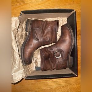 FRYE Veronica Bootie Moto Boots size 7 in Stone